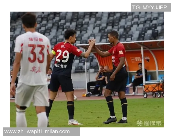 曝海牛外援连夜跑深圳密会女友：裤裆里满是血 第2天踢蓉城丢单刀